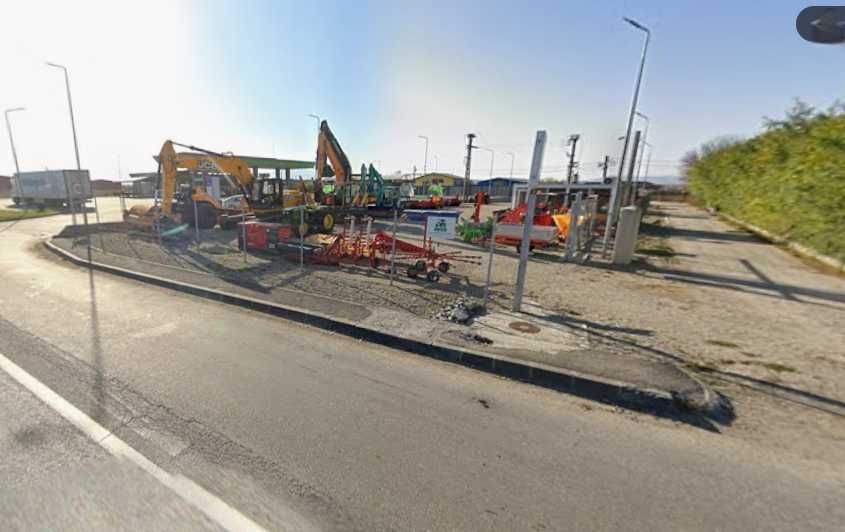 Teren + birou 1500 mp de închiriat – DN13 Hălchiu (Brașov–Sighișoara)