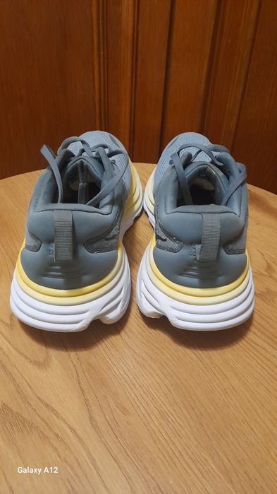 Ghete Hoka bondi 8