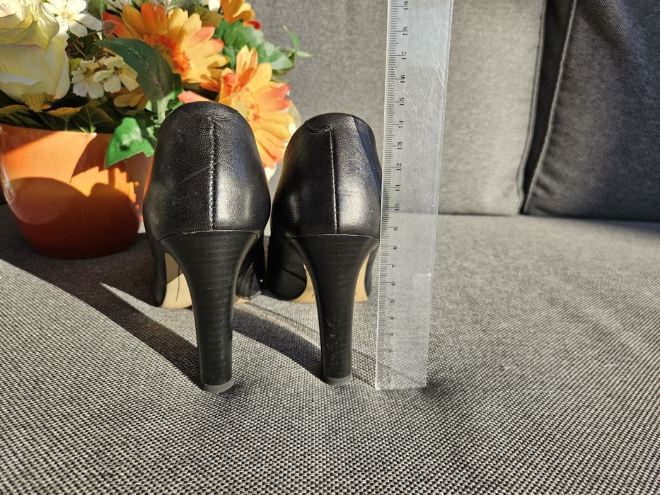 Pantofi cu toc, piele naturala, numarul 38, negru