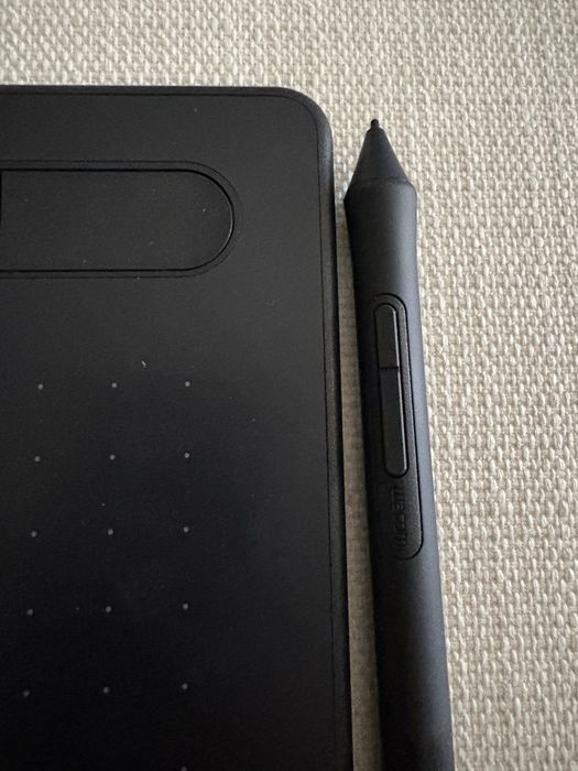 Tableta grafica WACOM Intuos S Bluetooth - stare aproape noua