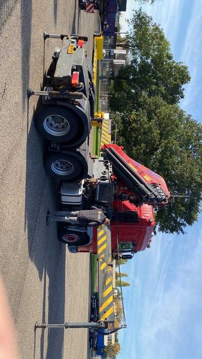 Inchiriez camion cu macara / automacara / platforma containere