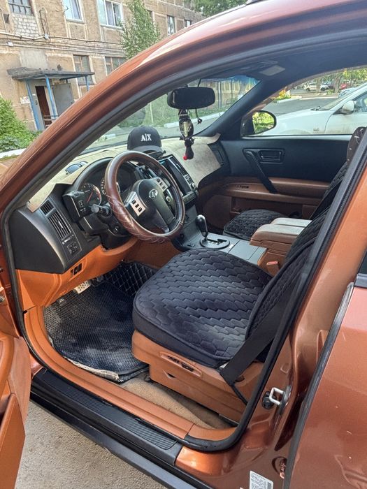 Продам Infiniti fx35 2003 год