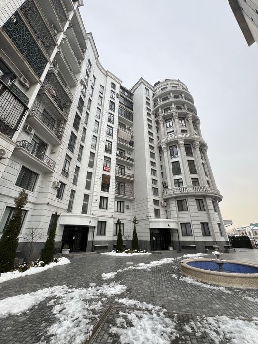 Kvartira sotiladi 3 xonali