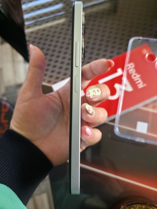 Xiomi Redmi 13 128 GB ROM,6GB RAM