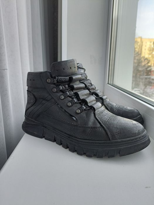 Продам осенние кожаные ботинки