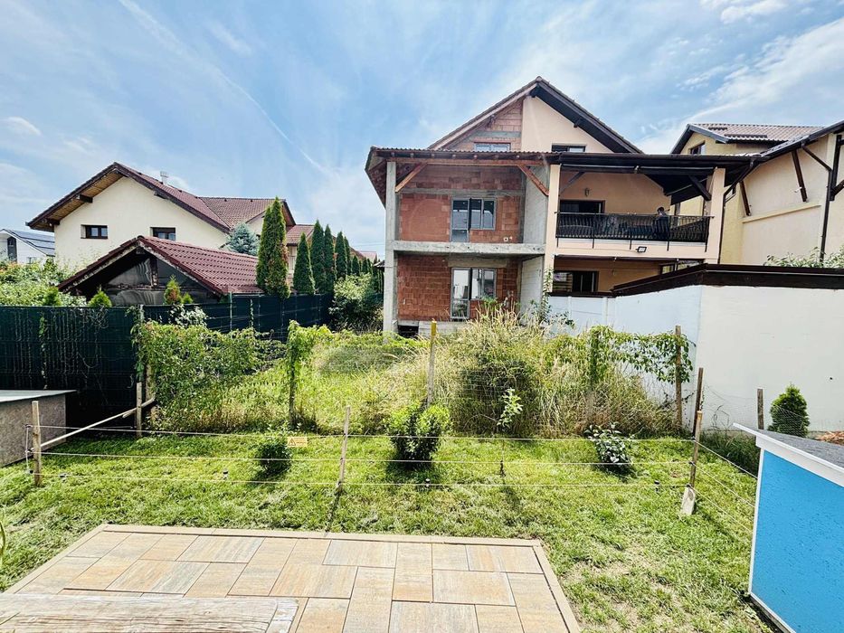 Apartament modern cu gradina.