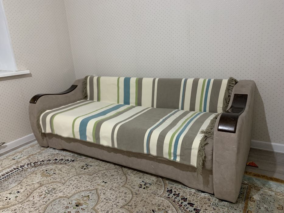 Продам диван в хорошем состоянии.