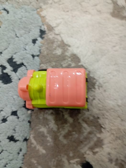 Игрушечная машинка даю даром