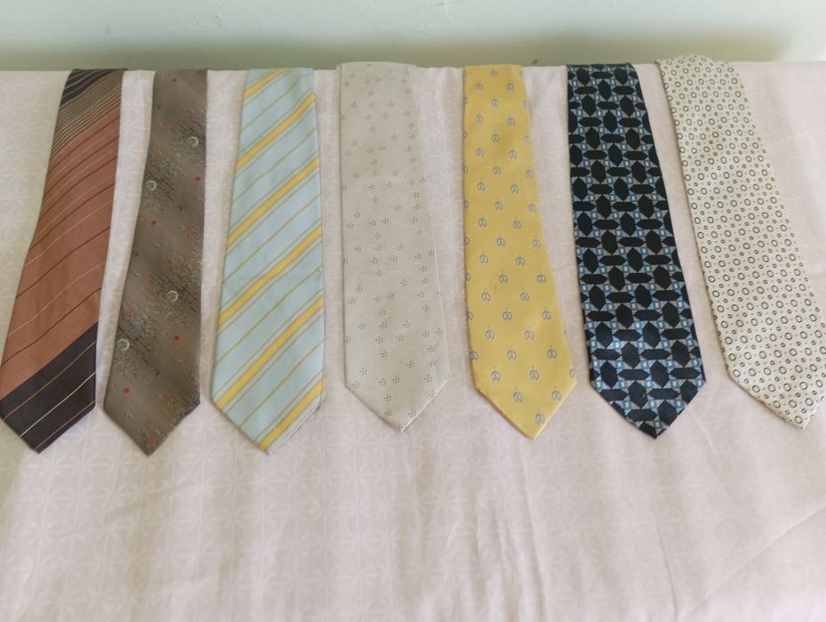 Фирменные галстуки.