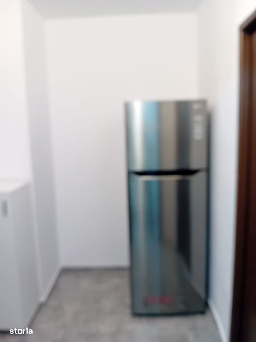 Titan Piata Minis parc metrou prima inchiriere