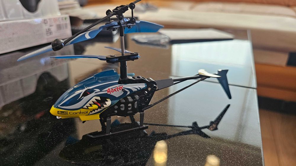 Хеликоптер с дистанционно revell roxter