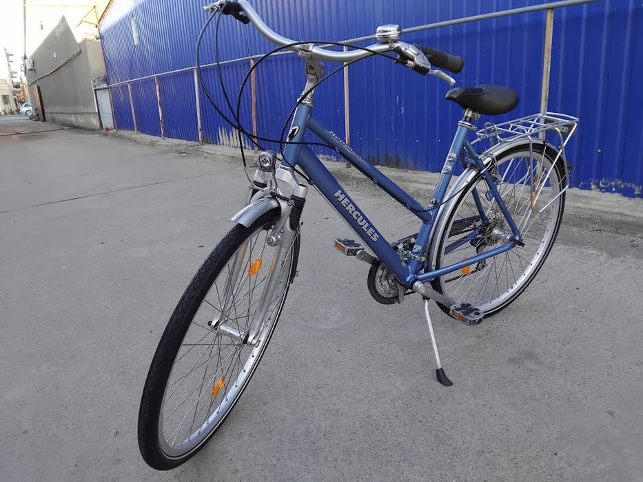 Vând bicicleta din aluminiu pentru damă