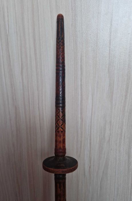 Антикварна хурка,вретена и железни шишове за плетене