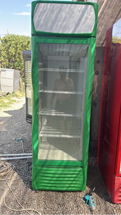 Продам витрины холодильнике