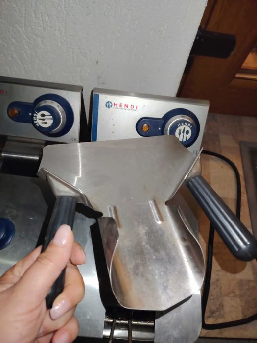 Friteuză Profesională Dublă Hendi Blue Line 2x4L – Inox, Stare Bună