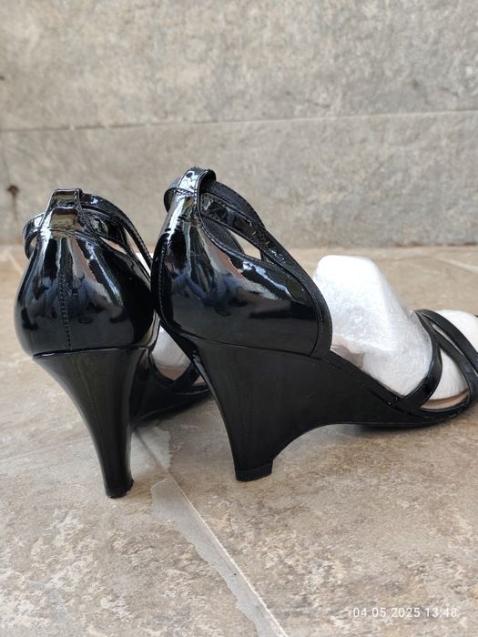 Обувки на Zara / Geox