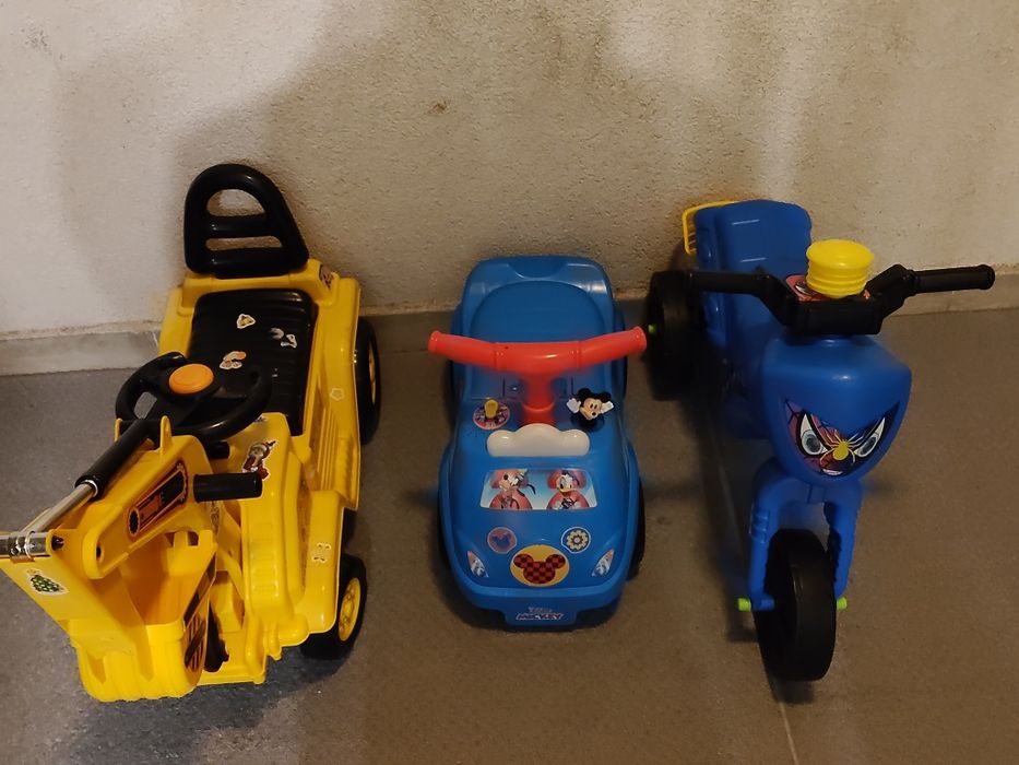 Mașinuțe de plimbat- baietel