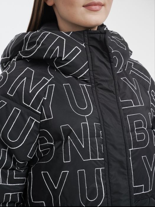 Продам женскую куртку