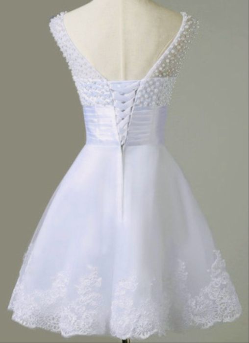 Rochie scurta cu dantela si pietre