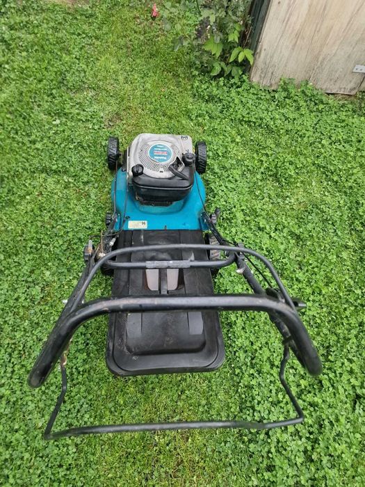 Masina de tuns iarba MAKITA pe benzina BRIGGS 5CP Tractiune+COS PERFEC