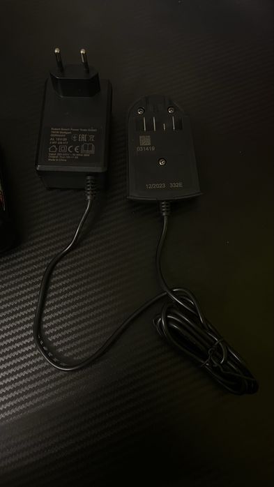 Батерия със зарядно бош чисто нови