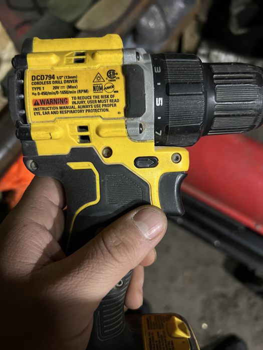 Девальт dcd794 в отличном состоянии