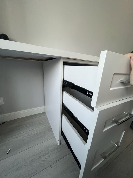 срочно продам Детский письменный стол+шкаф