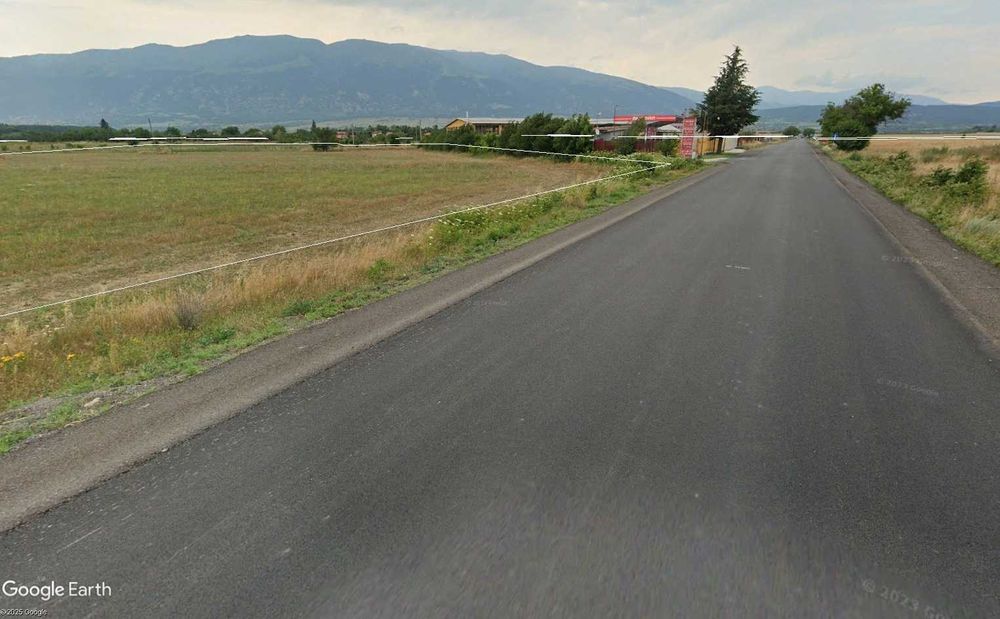 ИМОТ 9,150 дка, с лице на главен път Пловдив - Казанлък