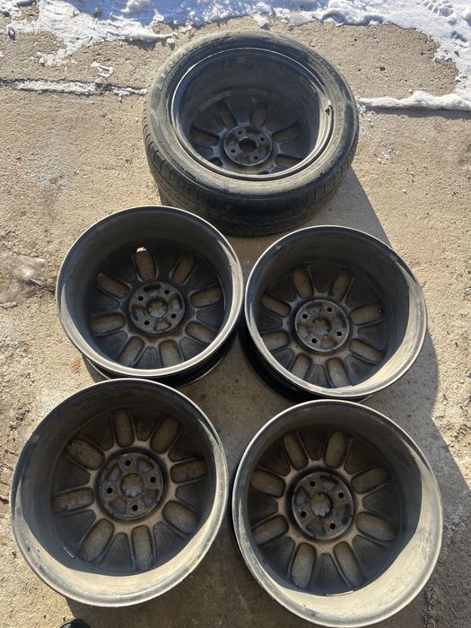 Титанка киа хорошом состояние.    …………………………………………