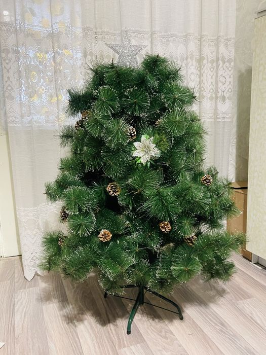Продаеться шикарная новогодняя Ёлка!