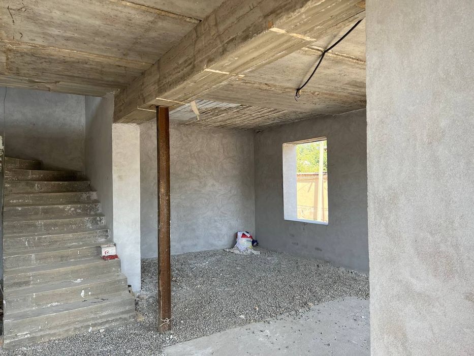 Uy sotiladi
Тош вилояти Зангиота тумани 50 йилликда жойлашган 2: 3 сот