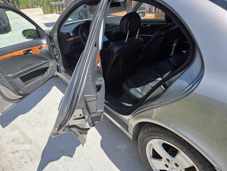 Mercedes E class W211