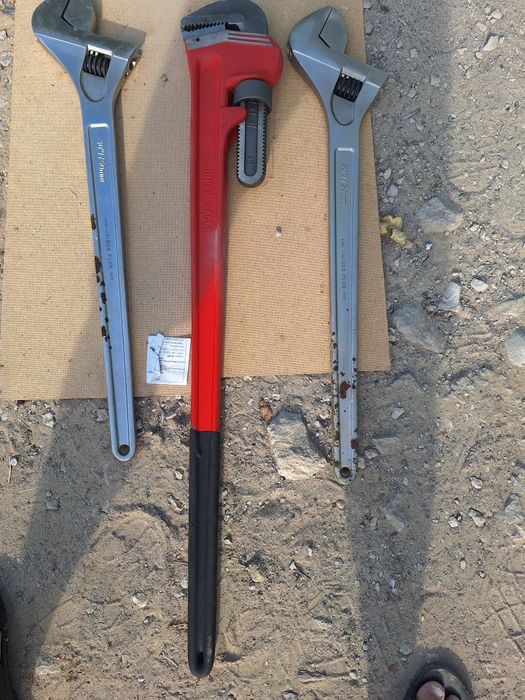 Трубный ключ разводной ключ