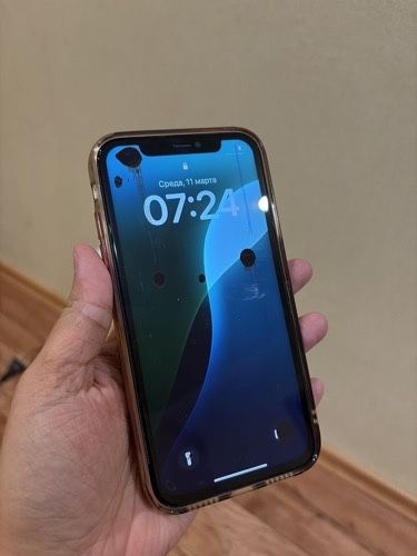 Продам 11 айфон, 256гб, ios 18,5