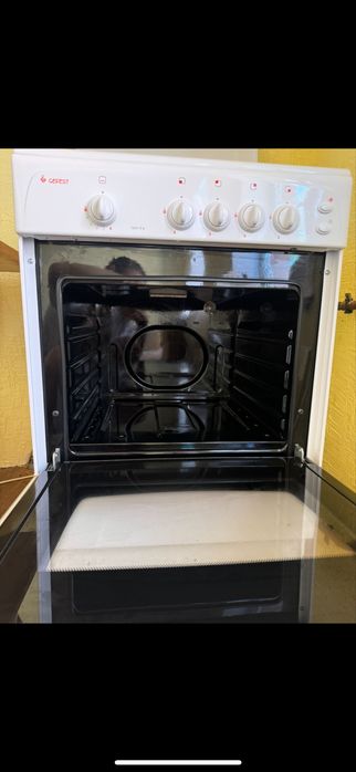 Продам газовую плиту