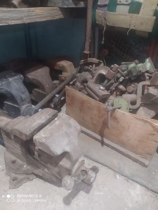 тисы слесарные (тиски)