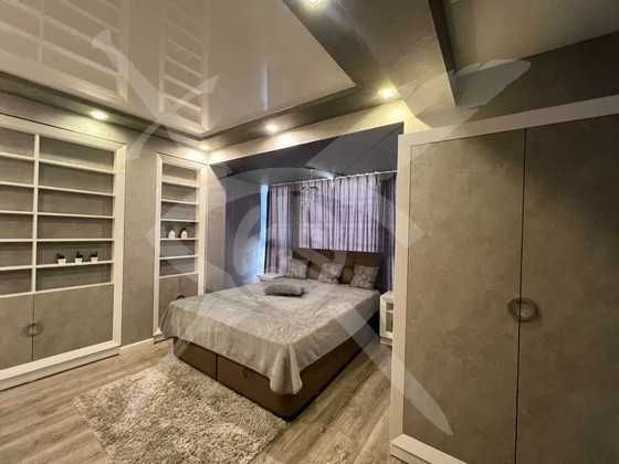 Дава се под наем Тристаен апартамент в Варна, Център - 74 кв.м за 1100 € - Снимка #4