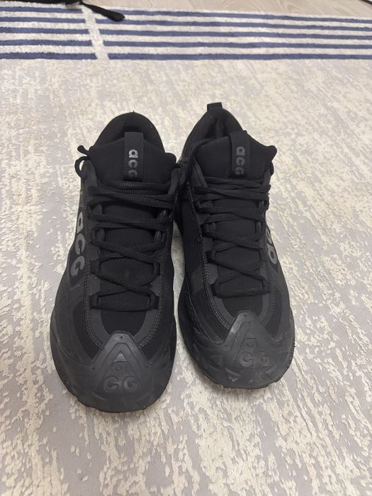 Продаю обувь Nike ACG