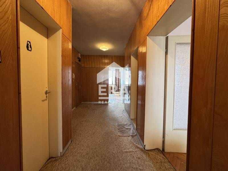 ЕКСКЛУЗИВНО! ЕРА Дръстър предлага за продажба тристаен тухлен апартаме