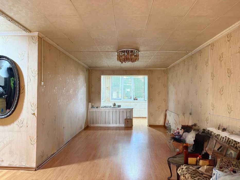 Дубовая.Ипотеки нет.Торцевая .