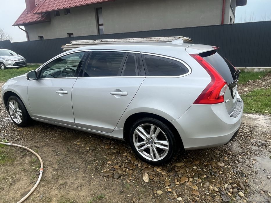 Volvo  v60 2013 2.0 d