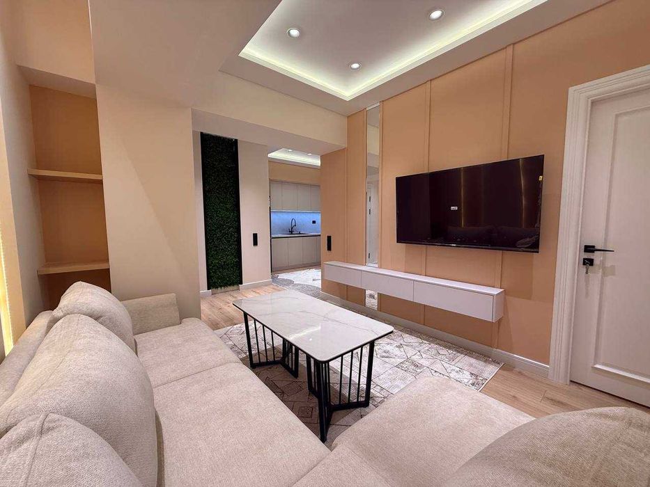 Квартира с мебелью и техникой рядом с ЦУМом, 72 м²