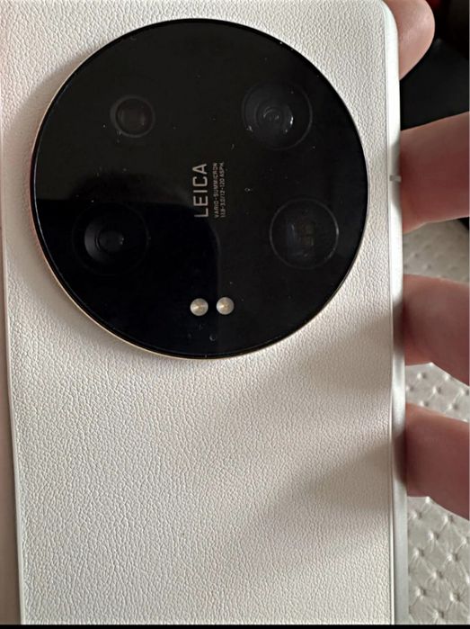 Vând Xiaomi 13 Ultra in stare foarte buna