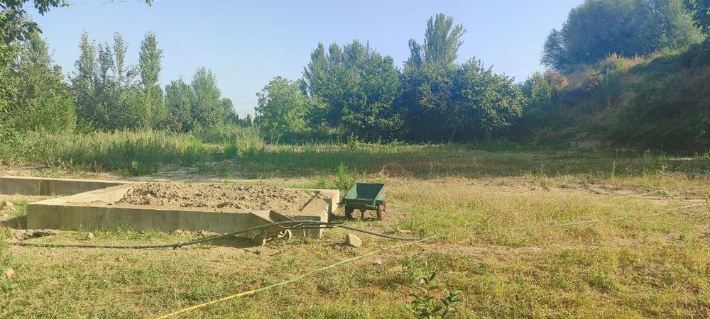 5 so'tiq yer sotiladi