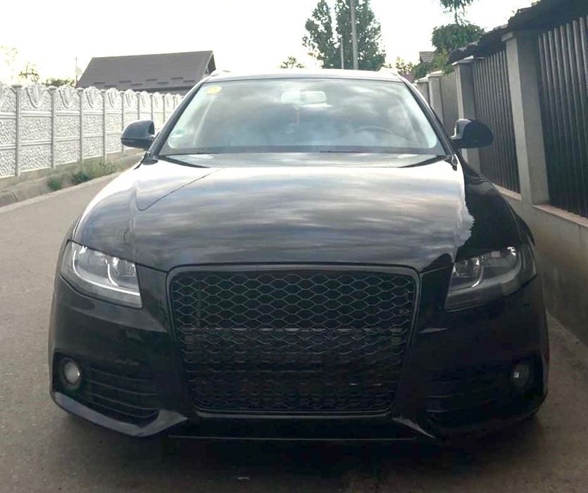 Grila centrala tip RS4 compatibila cu Audi A4 B8(2008-2012) negru lucios