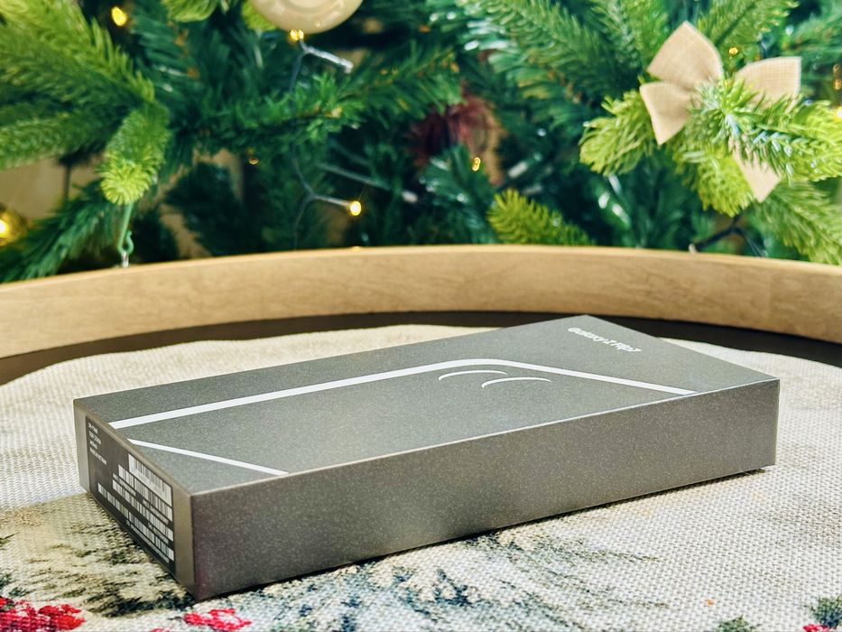 Samsung Z Flip 7 256GB - перфектен, с гаранция до 24.08.2027