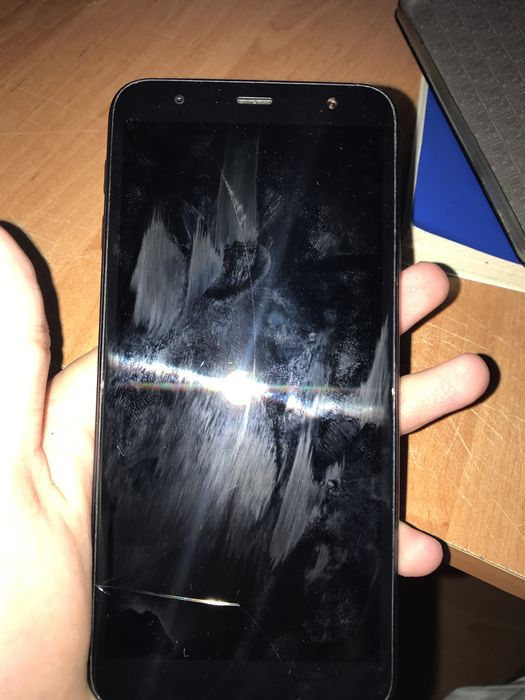 Телефон SAMSUNG J4+