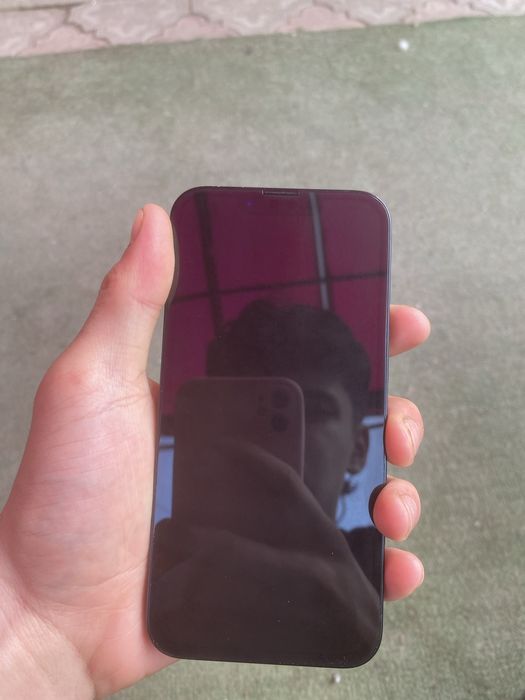 Айфон 13 каробка имеется