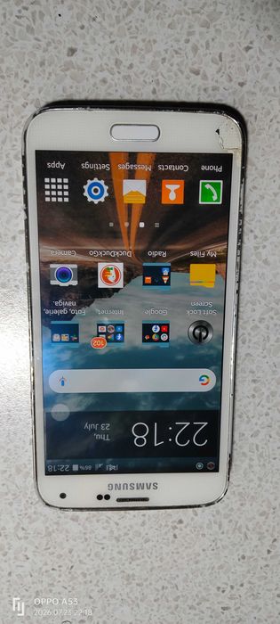 Samsung S5, Nokia 5528 și MaxCom.
