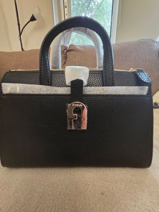 Geanta Furla, noua, medie